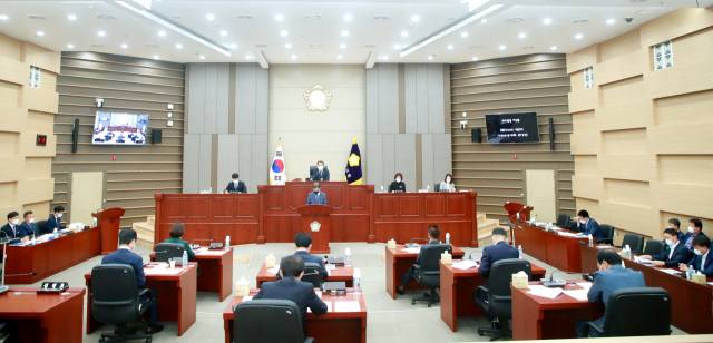 성주군의회는 제258회 성주군의회 임시회에서 제2회 추경 및 기금운용계획 변경안 등 각종 의안을 심의 처리한다. 성주군의회 제공
