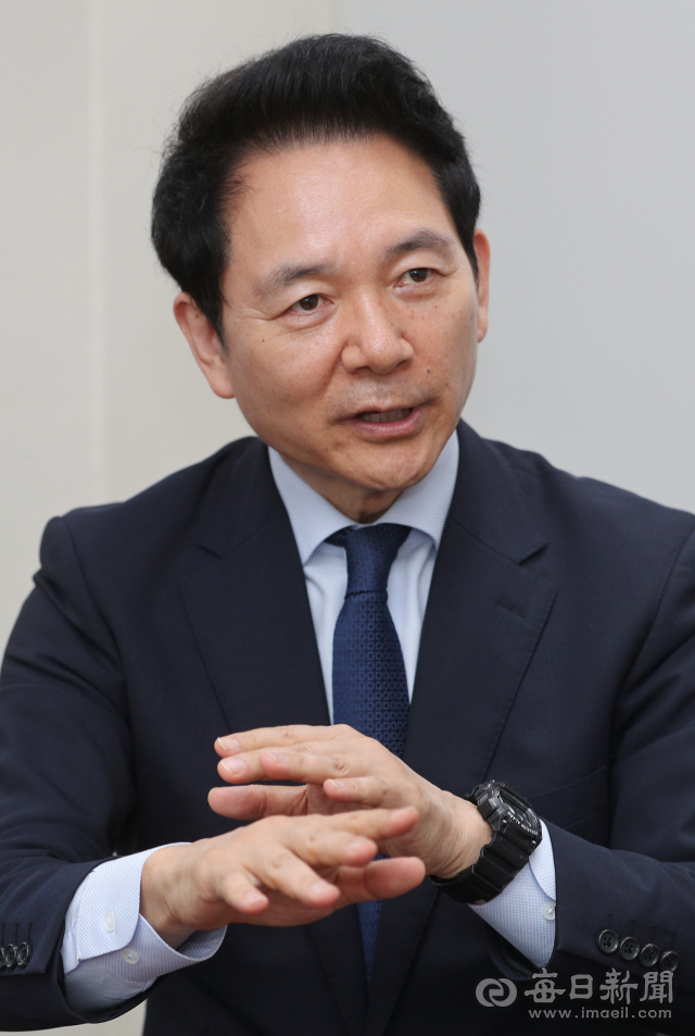 국민의힘 대선주자인 장성민 전 의원이 10일 매일신문사에서 인터뷰를 하고 있다. 성일권 기자 sungig@imaeil.com