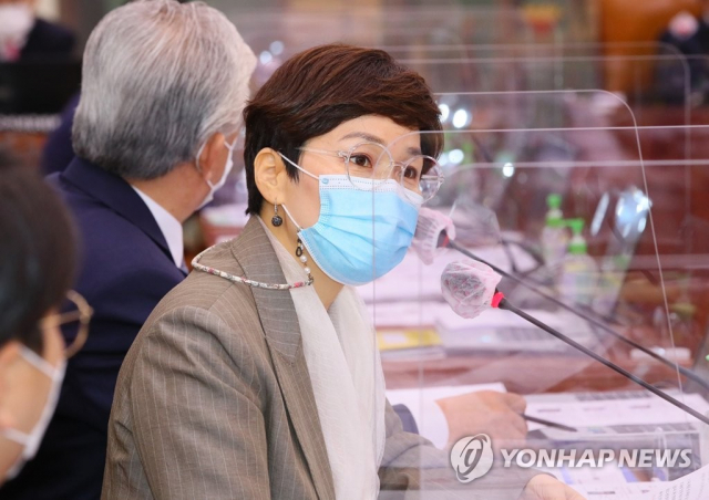 임오경 더불어민주당 의원이 지난해 10월16일 국회 문화체육관광위원회에서 열린 한국관광공사·사행산업통합감독위원회 등 국정감사에서 질의하고 있다. 연합뉴스