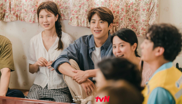 tvN 토일드라마 '갯마을 차차차'의 한 장면. tvN 제공