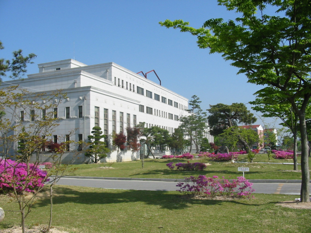 경남도립 거창대학 본관 전경.거창대학제공