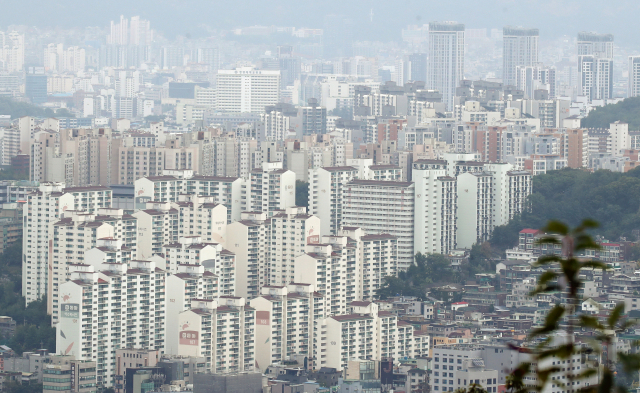 4일 서울 남산에서 바라본 중구, 성동구 아파트 일대. 자료사진 연합뉴스