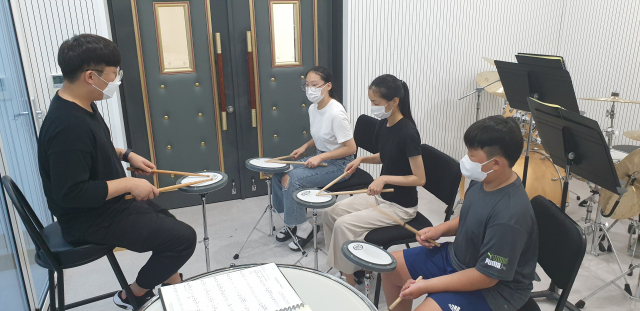 음악중점학교인 광평중학교 학생들이 악기 연습하고 있는 모습. 경북교육청 제공