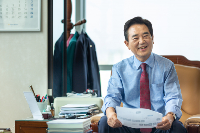 김문오 대구 달성군수는 남은 임기동안 뒷심을 발휘해 달성군 발전을 이끌겠다고 밝히고 있다. 달성군 제공