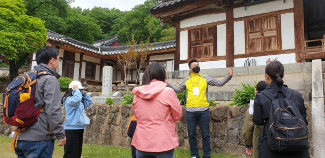 대구교육박물관이 가을을 맞아 가족이 함께하는 문화유사 답사 프로그램을 마련한다. 관련 프로그램 운영 모습. 대구시교육청 제공