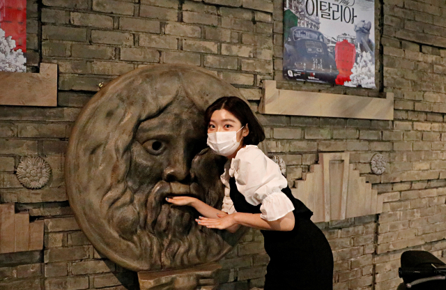 대구 신세계백화점 8층 메가박스 앞 