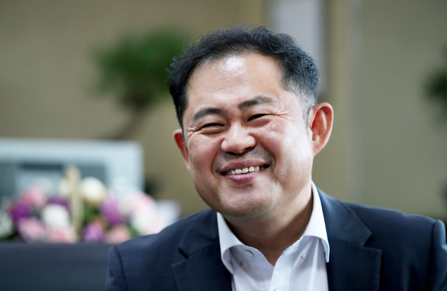 취임 한 달을 맞은 정해용 대구시 경제부시장이 한 달간의 소회와 성과 등을 설명하고 있다. 김영진 기자 kyjmaeil@imaeil.com