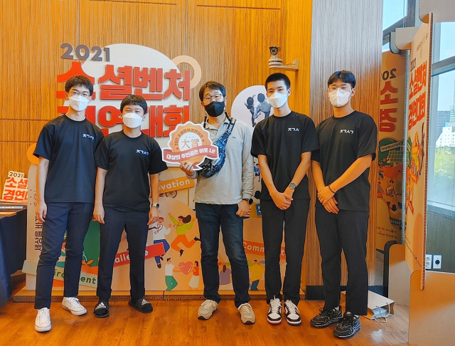 최근 