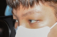 무면허 운전·경찰관 폭행 등 혐의로 입건된 국민의힘 장제원 의원 아들인 래퍼 장용준(노엘)이 30일 오후 조사를 받기 위해 서울 서초경찰서로 들어서고 있다. 연합뉴스