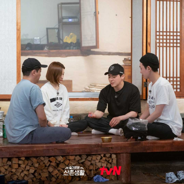 '슬기로운 산촌생활'의 한 장면. tvN 제공