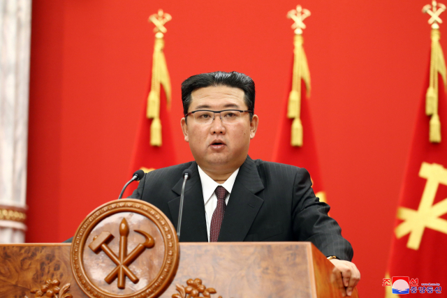 북한 김정은 노동당 총비서가 당 창건 76주년을 기념하는 연설을 통해 주민생활 안정을 강조했다. 조선중앙통신은 11일
