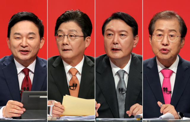 국민의힘 원희룡(왼쪽 사진부터), 유승민, 윤석열, 홍준표 대선 예비후보가 11일 오후 광주 서구 치평동 KBS 광주방송총국에서 호남권 합동토론회를 앞두고 얼굴을 단장하고 있다. 연합뉴스