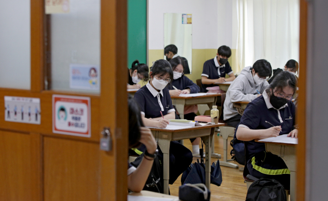 수능시험 전 마지막 전국연합학력평가가 실시된 지난달 12일 대구 동문고 3학년 교실 풍경. 매일신문 DB