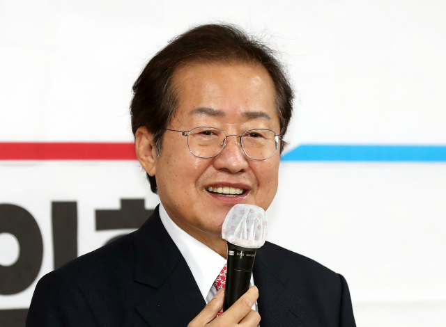 국민의힘 대권 주자인 홍준표 의원이 12일 오전 인천시 남동구 국민의힘 인천광역시당에서 열린 