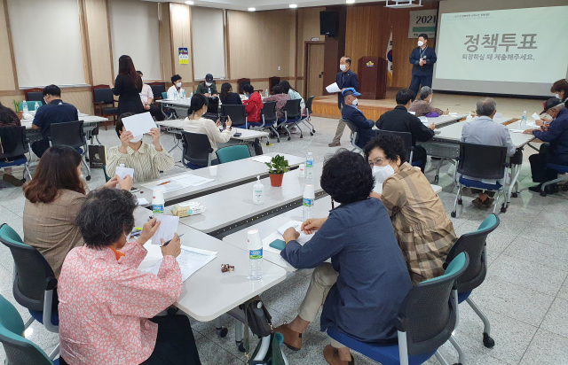 지난 8일 경북 의성 금성노인복지관에서는