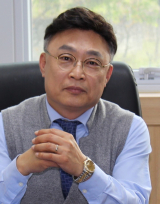 김기덕 아양아트센터 관장