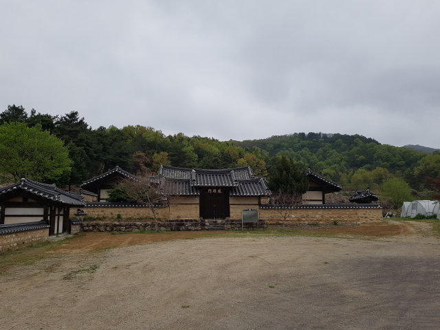 덕암서원 전경.