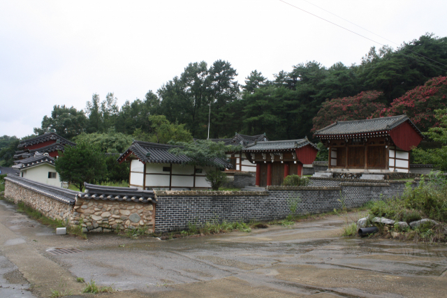운양서원 전경.