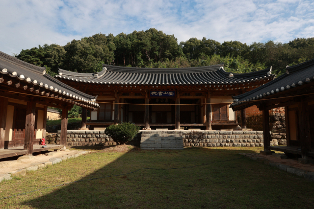 안산서원 동·서재.