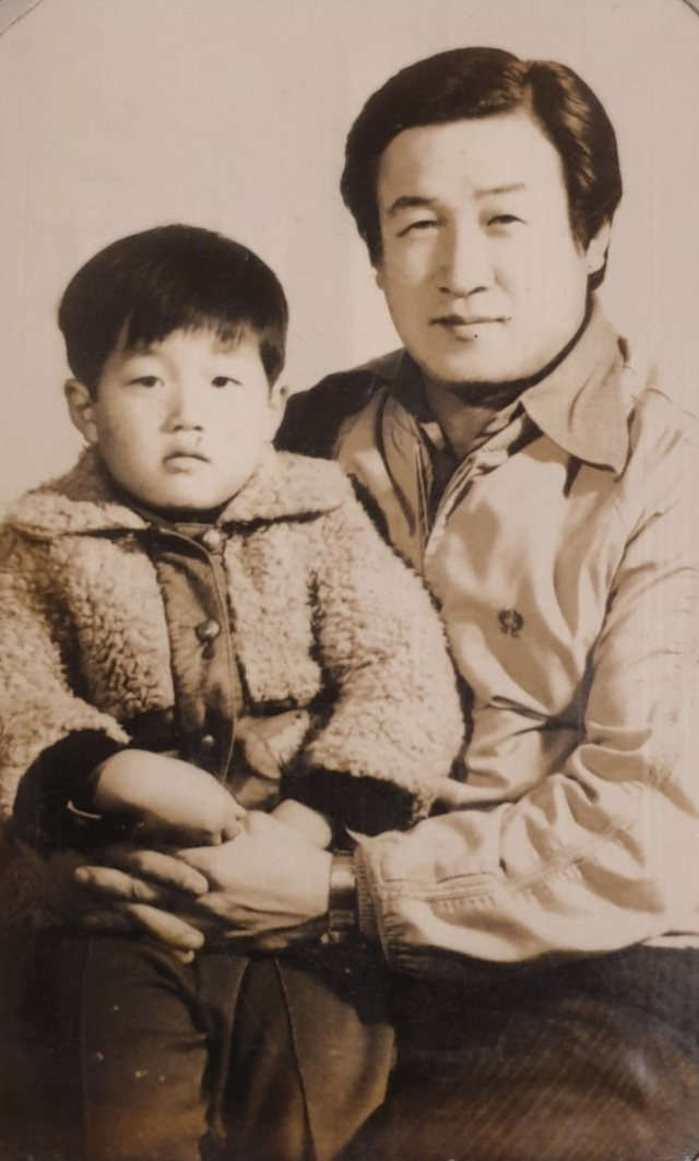 故 박창수(오른쪽) 씨 생전모습. 가족제공.