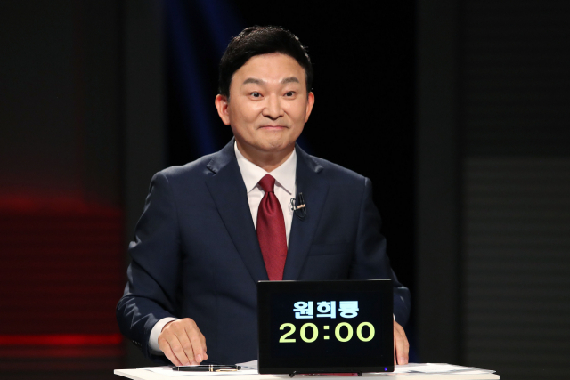 국민의힘 원희룡 대선 경선 후보가 15일 저녁 서울 마포구 상암동 MBC 사옥에서 열린 