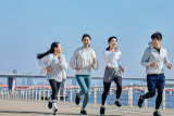 운동 시 땀과 함께 배출된 피지 등 노폐물들을 샤워와 세안을 통해 깨끗이 씻어낸다.