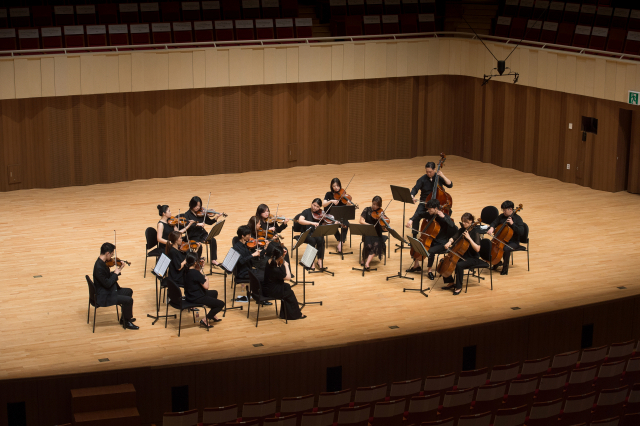 23일 대구콘서트하우스에서 연주회를 갖는 'WOS 비르투오소 챔버'의 공연 모습.월드오케스트라시리즈 조직위 제공