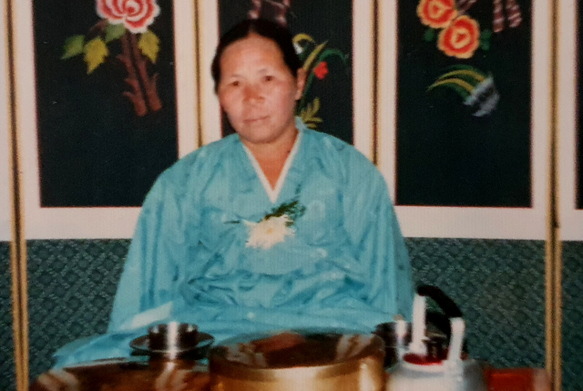 1988년에 열린어머니 우정숙 씨의 회갑연 기념사진. 가족제공.