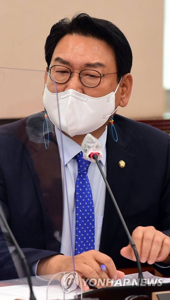 김교흥 더불어민주당 의원이 지난 5월 4일 서울 여의도 국회 국토교통위원회에서 열린 노형욱 국토교통부 장관 후보자 인사청문회에서 질의하고 있다. 연합뉴스.
