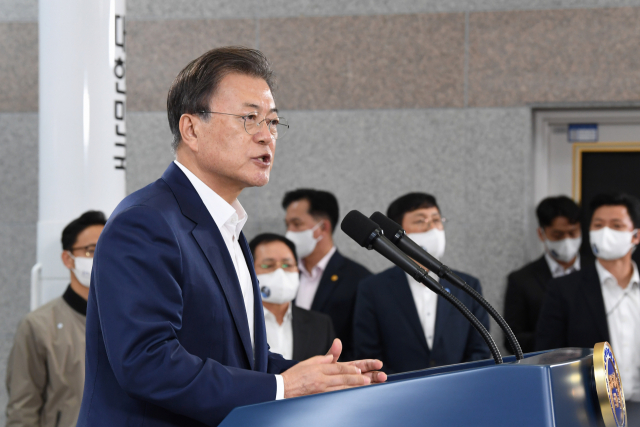 문재인 대통령이 21일 오후 한국형 발사체 