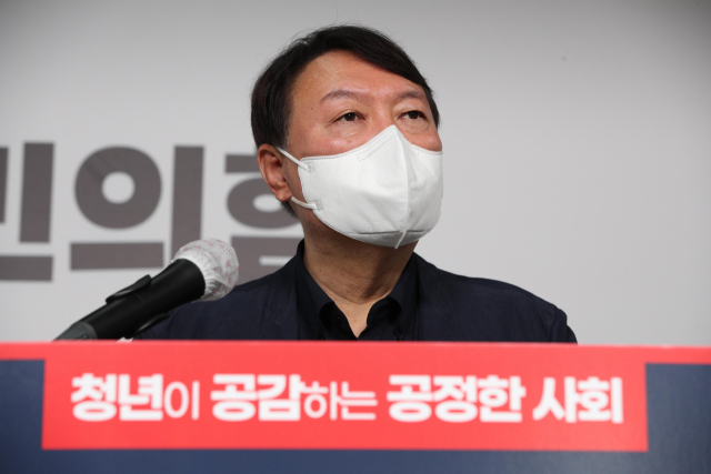 국민의힘 윤석열 대선 경선 후보가 21일 오전 서울 여의도 국민의힘 중앙당사에서 청년정책 공약을 발표하고 있다. 이 자리에서 윤 후보는 