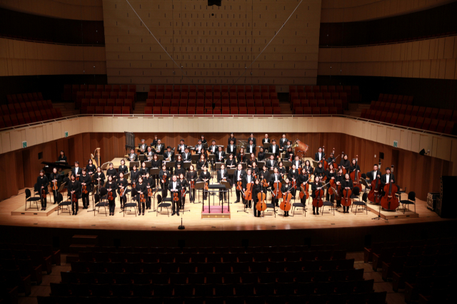 26일 대구콘서트하우스에서 연주회를 갖는 경북도립교향악단 연주 모습. 월드오케스트라시리즈 조직위 제공