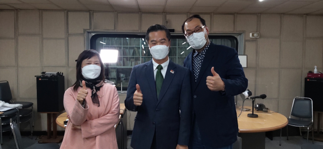 왼쪽부터 [소상공인, 내일의 희망을 외치다] 진행자 유혜숙 교수, 