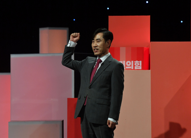 국민의힘 하태경 대선 경선 예비후보가 5일 오후 서울 여의도 한국방송공사 스튜디오에서 열린 제6차 방송토론회에서 인사말을 하고 있다. 연합뉴스