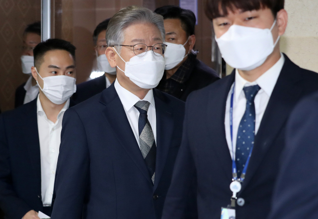 더불어민주당 이재명 대선후보가 29일 오전 국회 의원회관에서 열린 
