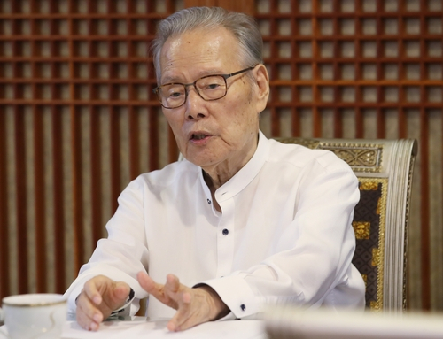 이어령 전 문화부 장관이 지난 8월 25일 서울 종로구 영인문학관에서 연합뉴스와 인터뷰하고 있다. 연합뉴스