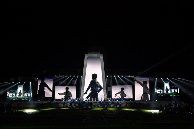 7대의 대형 LED 무대로 꾸며진 개회식 퍼포먼스. 경북도 제공