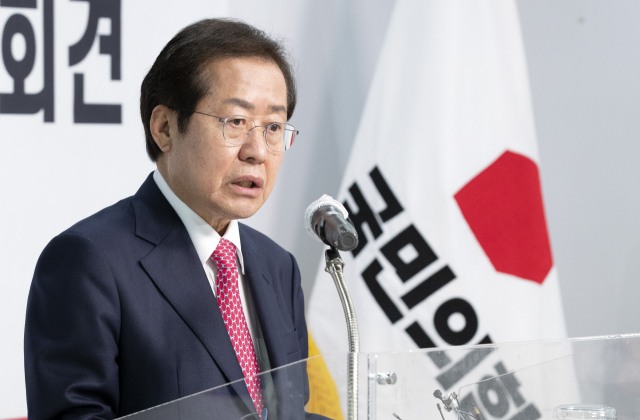 국민의힘 홍준표 대선 경선 후보가 31일 오전 서울 여의도 국민의힘 당사에서 결선투표에 즈음한 대국민·당원 호소 기자회견을 하고 있다. 연합뉴스