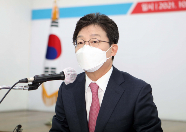 국민의힘 대권주자인 유승민 전 의원이 31일 대구시당에서 지역민에게 지지를 호소하는 기자회견을 하고 있다. 연합뉴스