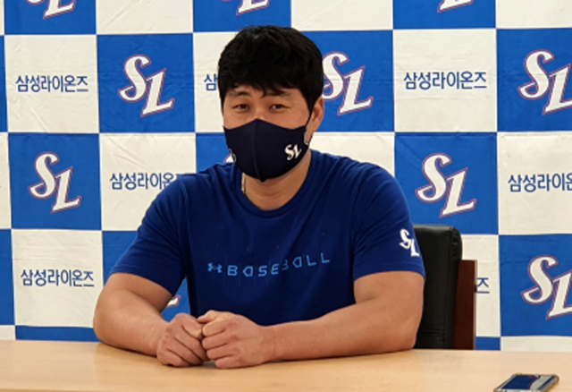 삼성라이온즈 오승환이 4일 대구삼성라이온즈파크 공식 브리핑실에서 인터뷰를 진행하고 있다. 김우정 기자