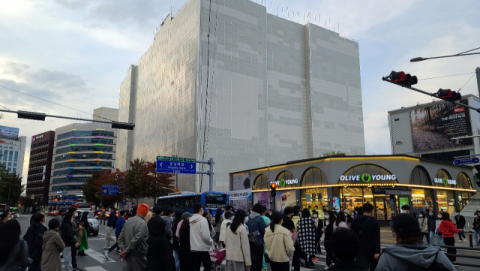 대구 중앙네거리 롯데영플라자 대구점 부지. 주상복합 아파트 개발을 앞두고 철거 작업이 한창이다. 매일신문 DB