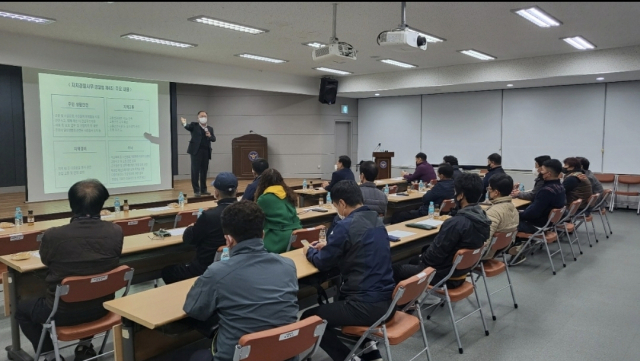 지난 8일 대구 수성경찰서에서 열린 박동균 대구시 자치경찰위원회 상임위원의 특강. 대구시 제공