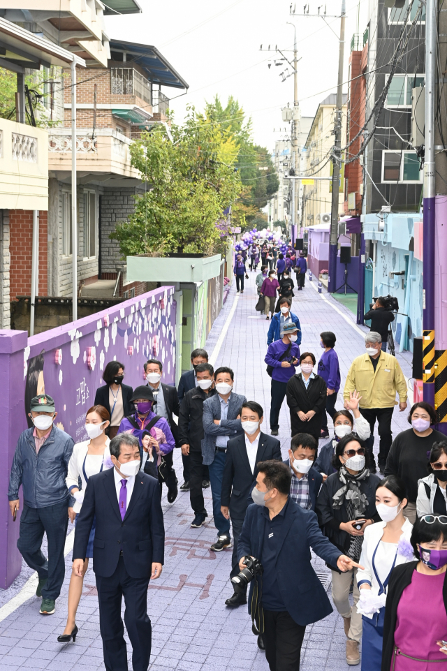 지난해 10월 개통한 김천관광특화거리
