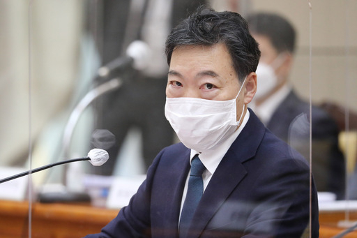 대한민국 역사상 최초로 대검찰청 출입기자단이 검찰총장실 앞에서 김오수 검찰총장에게 