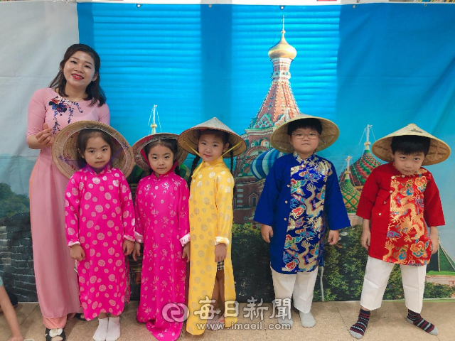 경북도교육청은 다문화에 대한 이해를 돕고자 나라별 전통문화를 배우는 교육을 시행하고 있다. 경북도교육청 제공