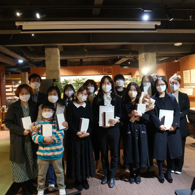 경북 구미 삼일문고의 작은서점 지원사업에 참여한 참가자들이 
