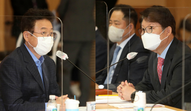 지난 3일 대구시청 별관에서 열린 국민의힘·대구시·경북도 예산정책협의회에 참석한 이철우 경북지사(왼쪽), 권영진 대구시장이 인사말을 하고 있다. 연합뉴스