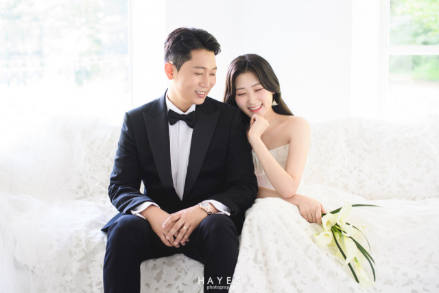 신랑 민정배 군과 신부 손세인 양.