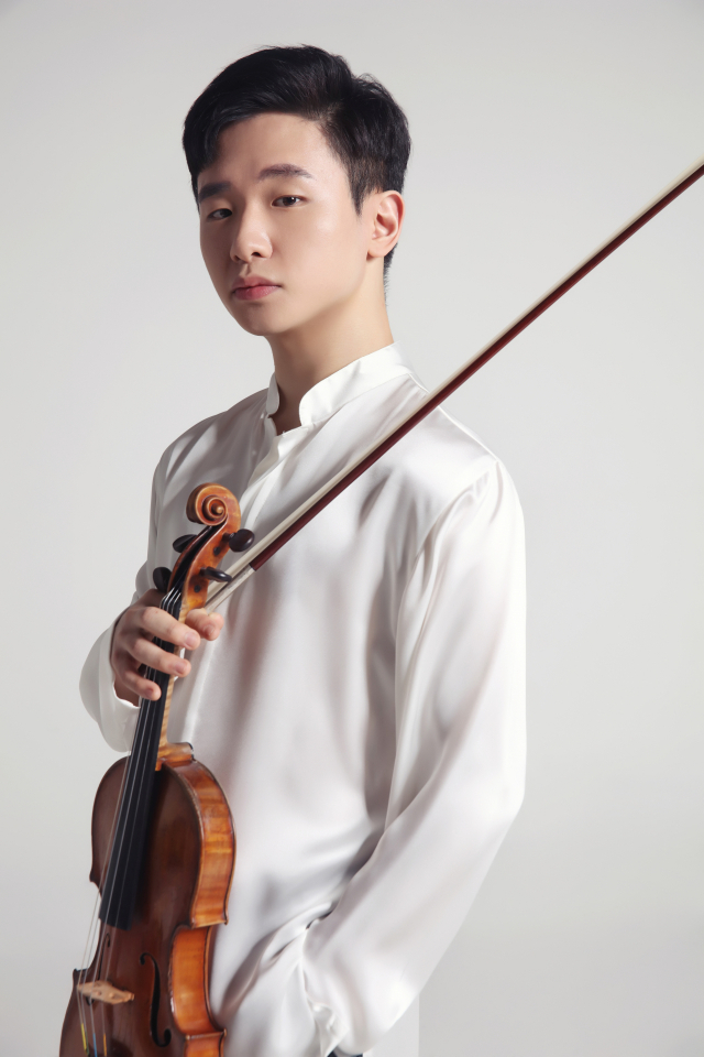 20일 대구콘서트하우스에서 듀오 리사이틀을 갖는 바이올리니스트 김동현(왼쪽)과 피아니스트 신창용. 대구콘서트하우스 제공
