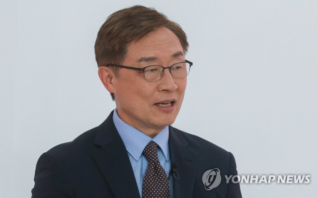 최재형 전 감사원장(사진)과 원희룡 전 제주지사, 박진 하태경 의원, 안상수 전 인천시장, 장기표 전 김해을 당협위원장, 박찬주 전 육군 대장 등 국민의힘 대선 후보 경선에 참여했던 인사 7명은 19일 국회에서 기자회견을 열고 윤석열 국민의힘 대통령 후보에 대한 지지를 선언했다. 연합뉴스